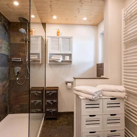 Haus Alpenrose Apartment *
