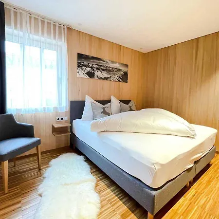 Haus Alpenrose * St. Anton am Arlberg